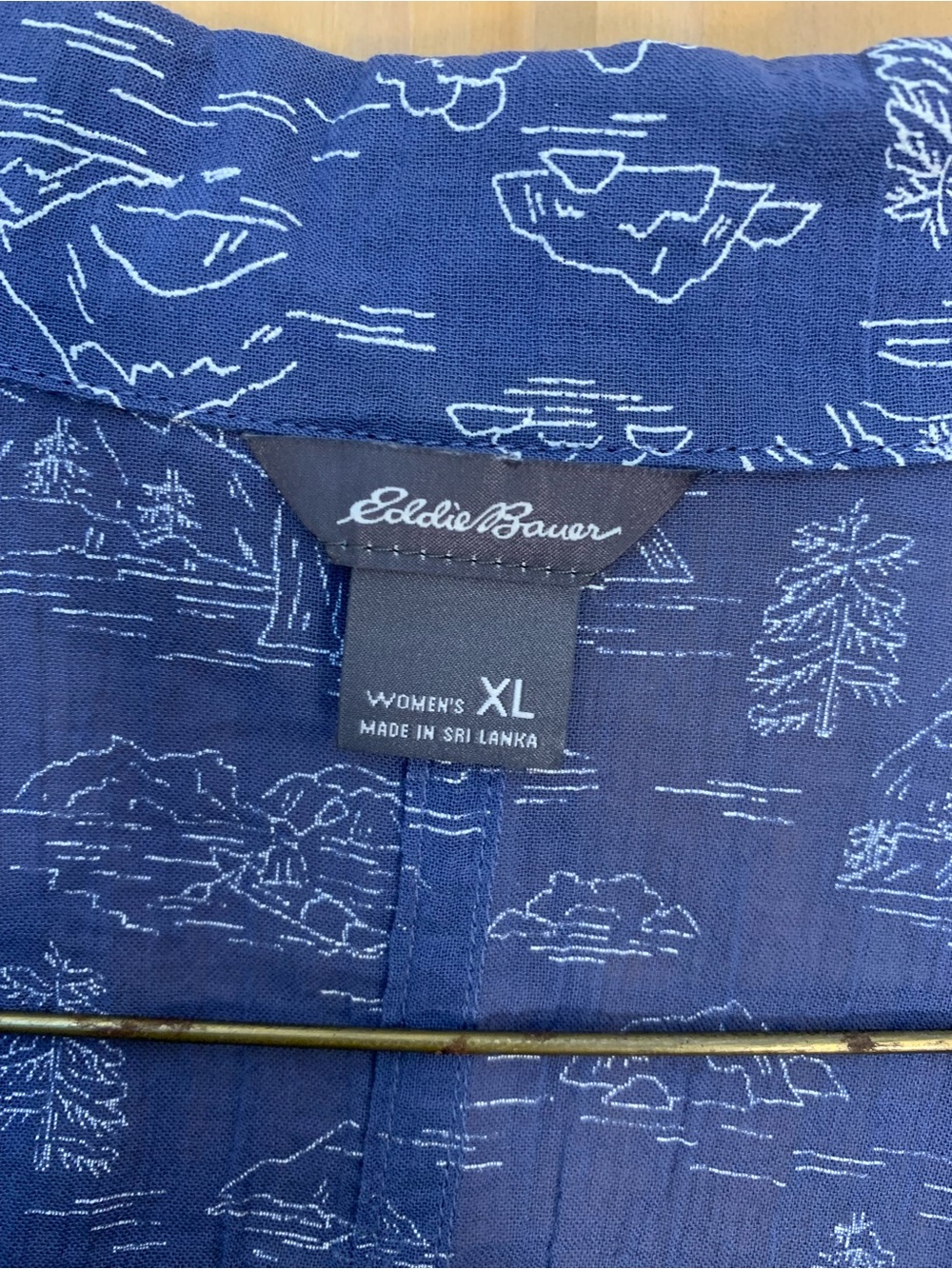 Women’s Eddie Bauer Blue Short-Sleeve Packable Camp Shirt with printed scenes - Picture 2 of 11